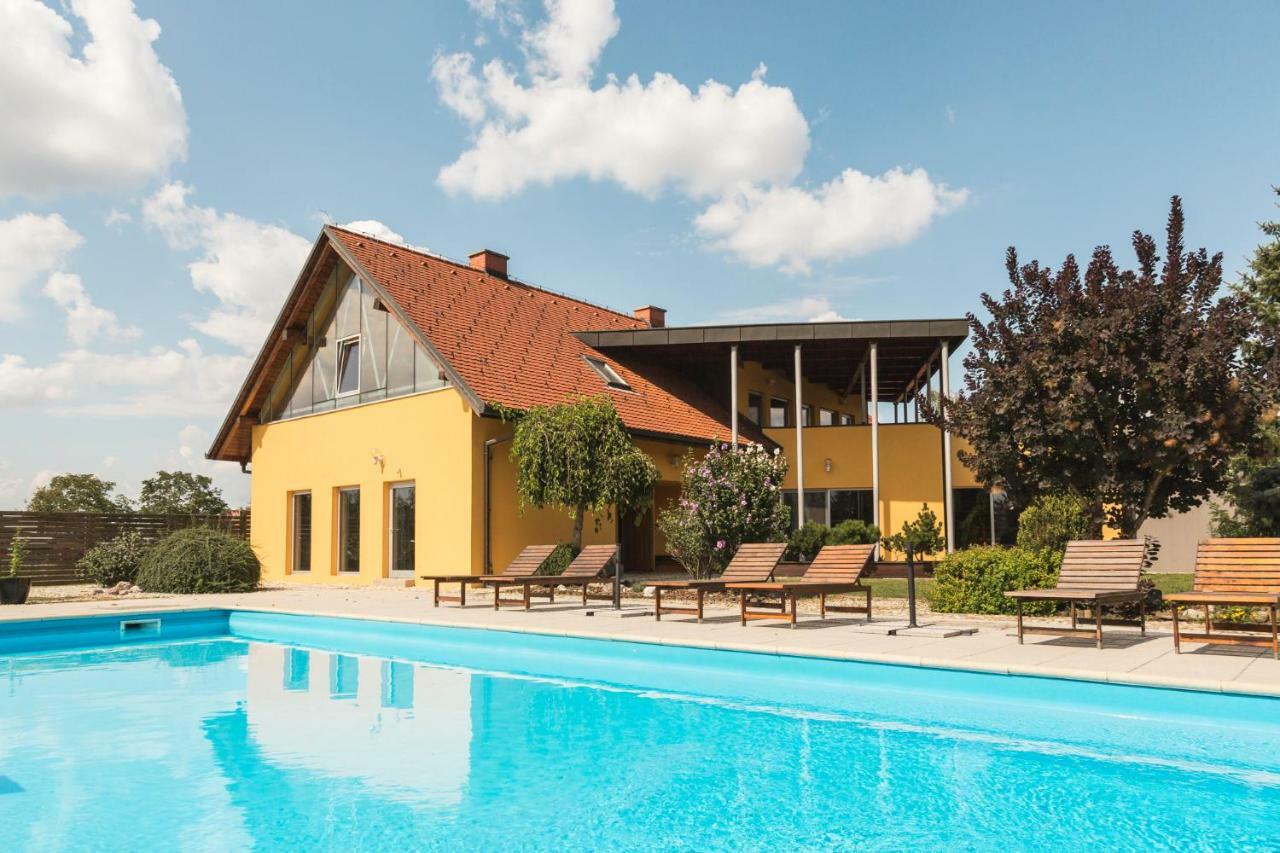 Vila Izabela Krizevci pri Ljutomeru Exterior photo